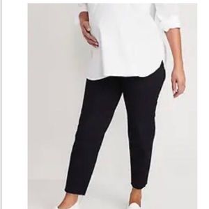 Old Navy NWT Maternity Full-Panel Slouchy Taper Cropped Cut-Off Jeans 12 Long